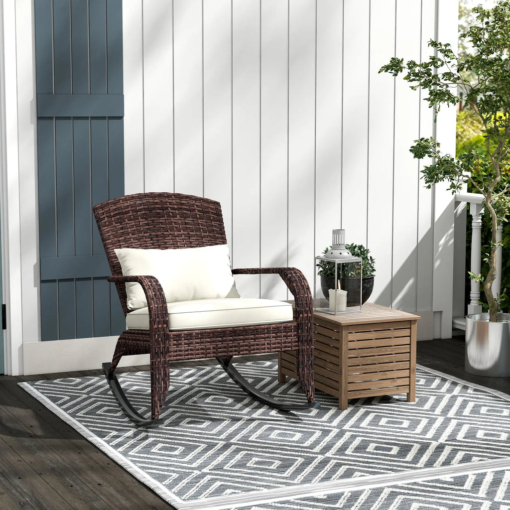 lightweight deck chair for comfortable reading