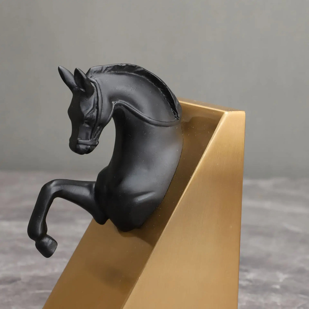 unique horse figurine bookend