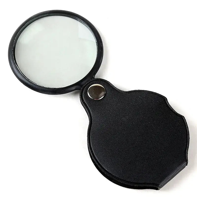 Pocket folding magnifying glass