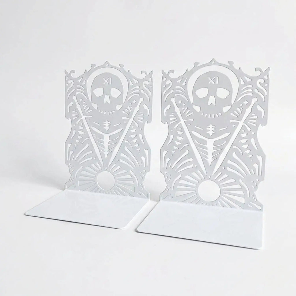Skull bookend