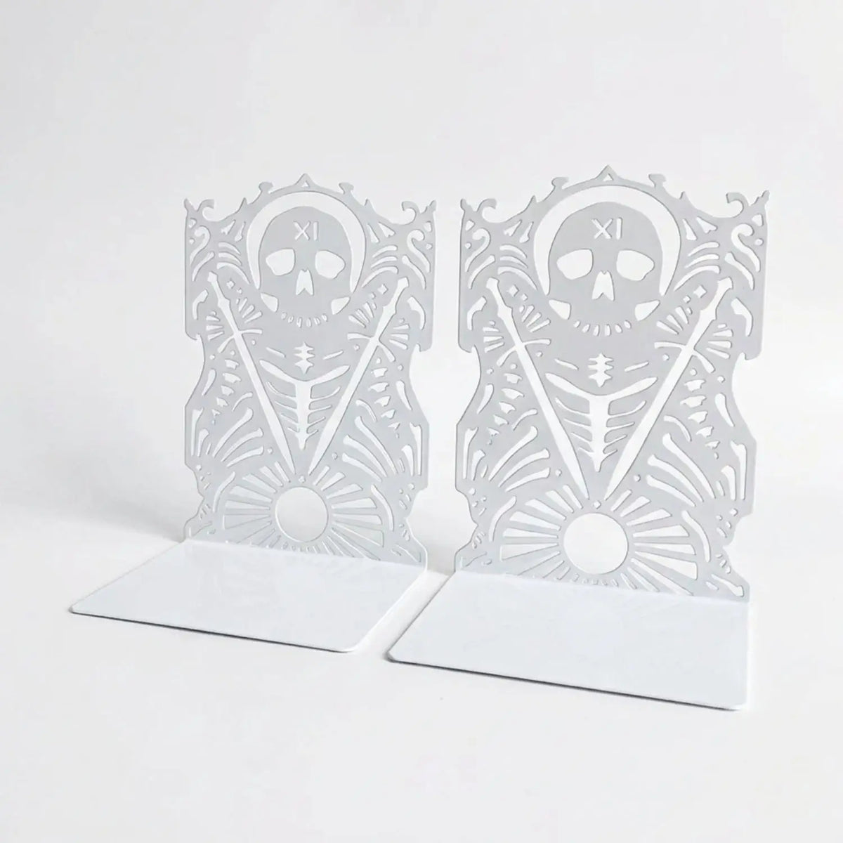 Skull bookend