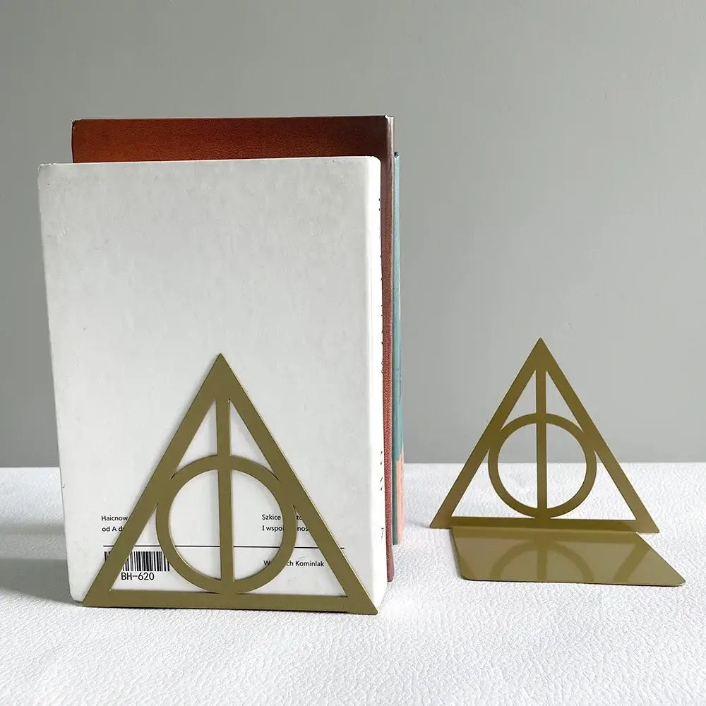 modern triangular bookshelf support